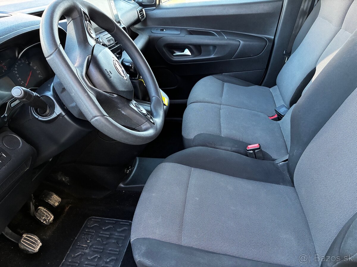 Opel combo e 1.5 cdti,75 kw,9/2019 - 7