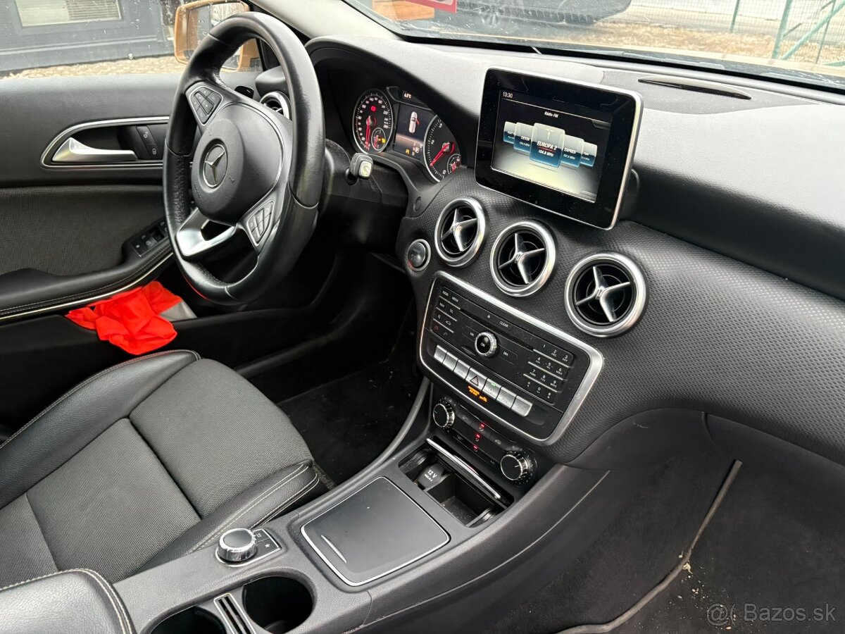 Mercedes Trieda A - 7