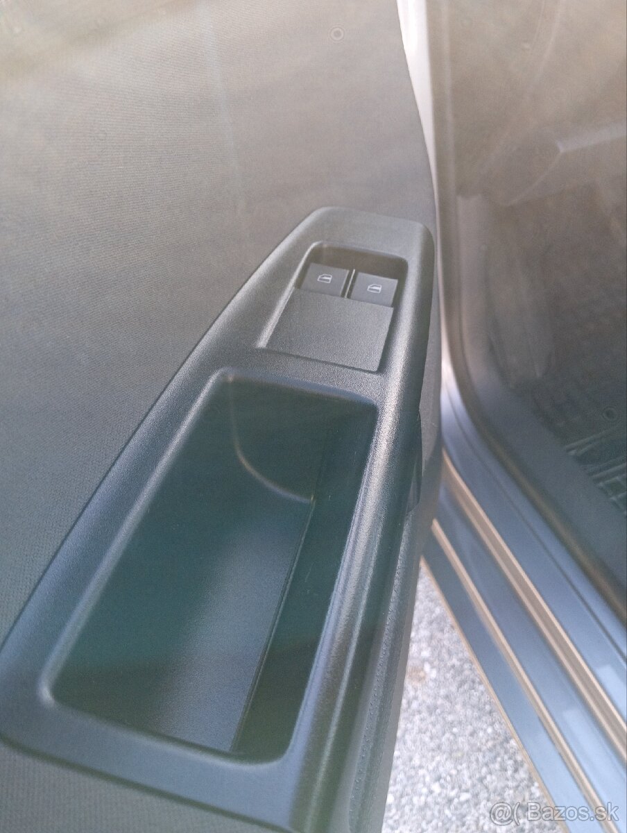 Volkswagen Polo 1.2 Benzín (2005) - 7