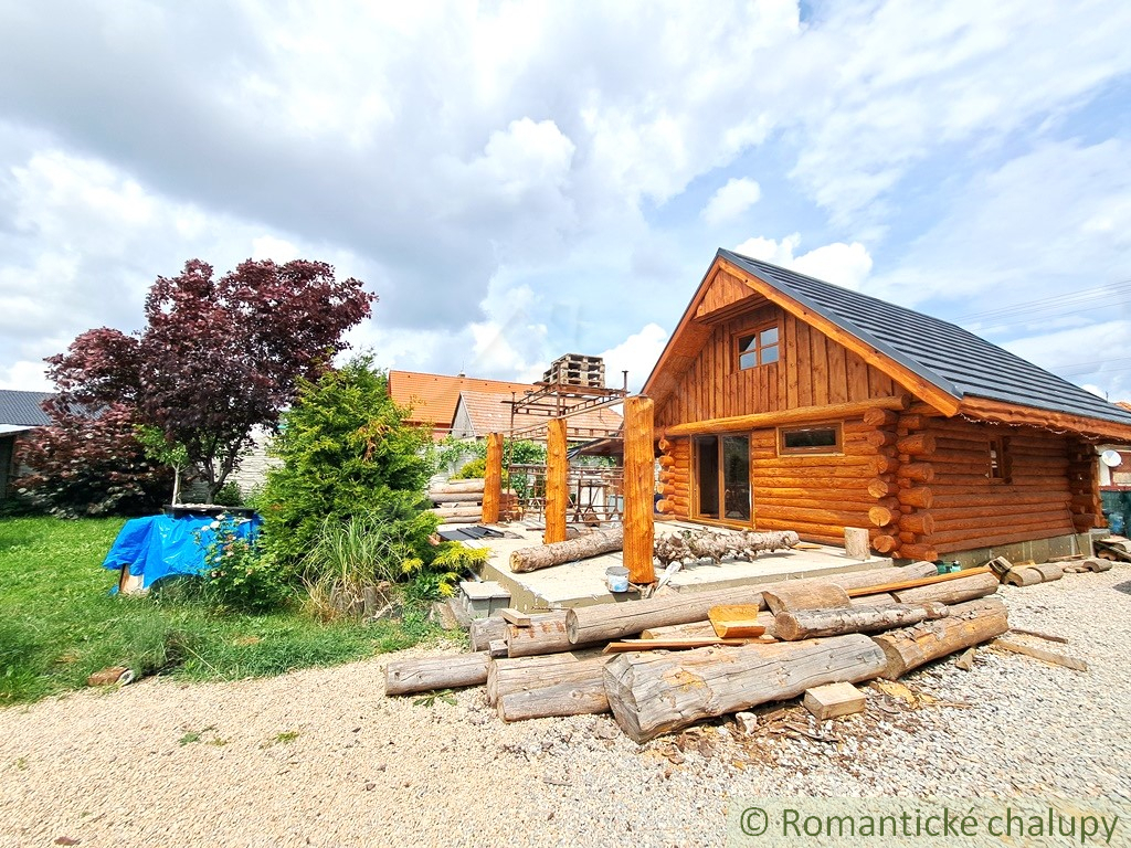 Zrubový domček v tichej časti obce Lehota vhodný na rekreá - 7