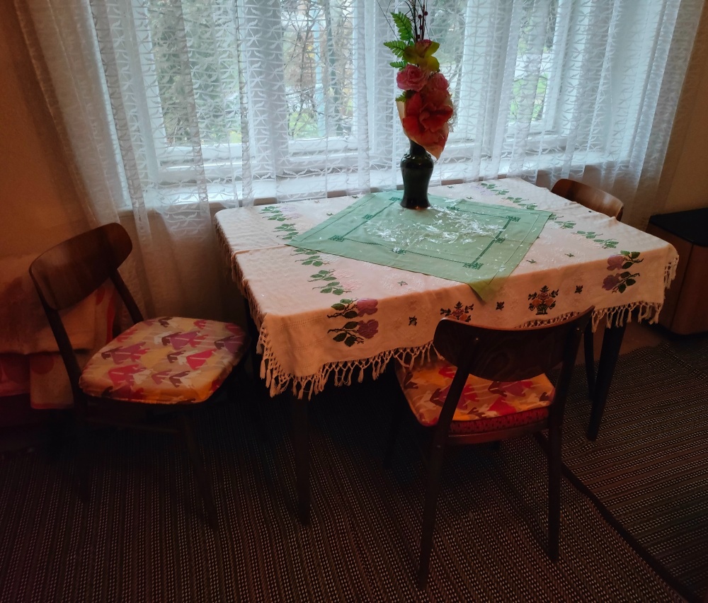 Retro set stôl + stoličky + bonus - 7