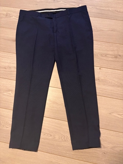 Tmavomodrý oblek na výšku cca 176 - TOP STAV - 7