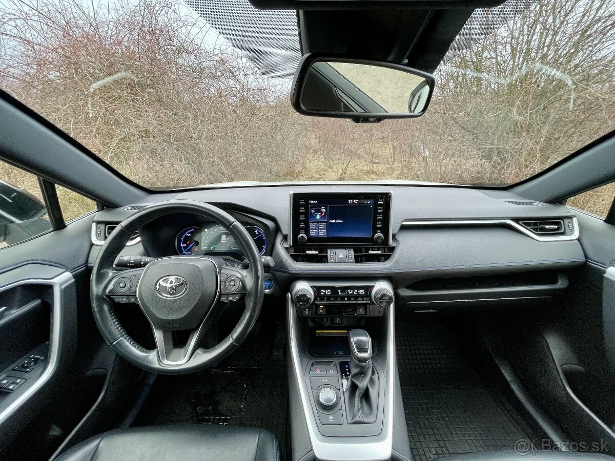 Predám TOYOTA RAV4 4x4 vo výbave SELECTION - 7