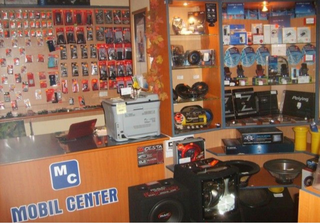 Nábytok do predajne - 7