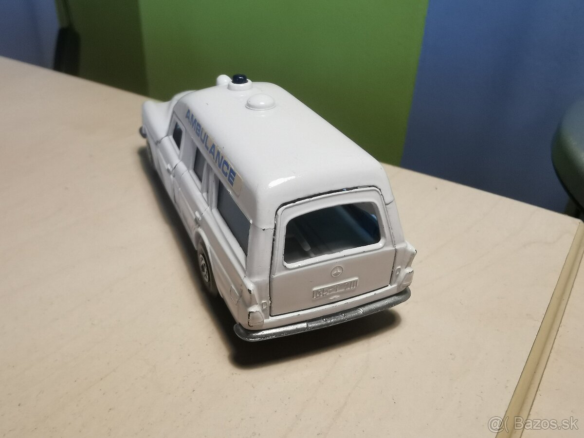 Matchbox Speedkings Ambulancia - 7