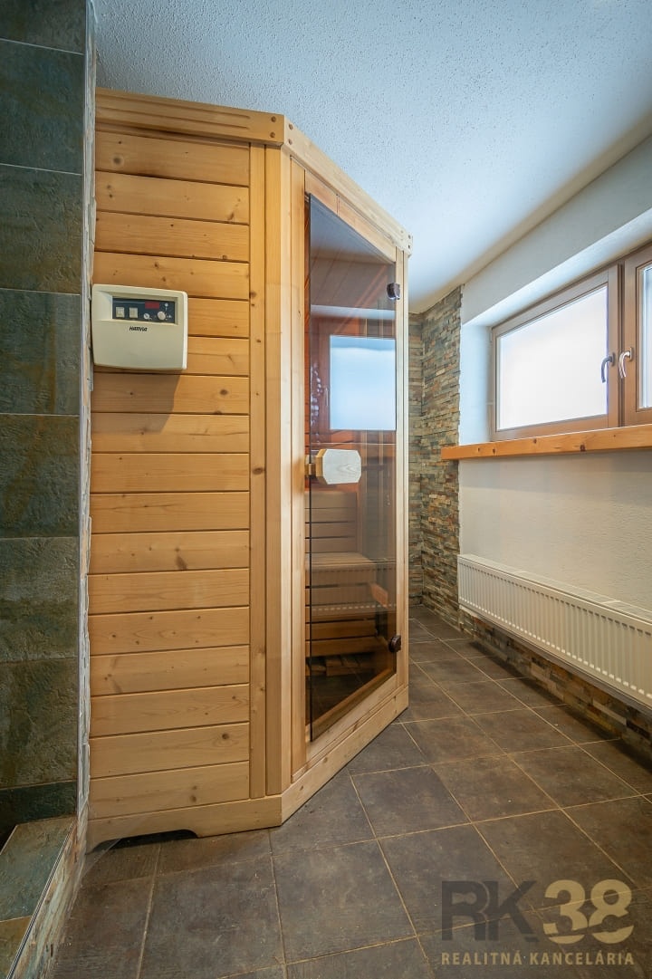 Lukratívny chalet v TOP lokalite v Jasnej v Nízkych Tatrách - 7