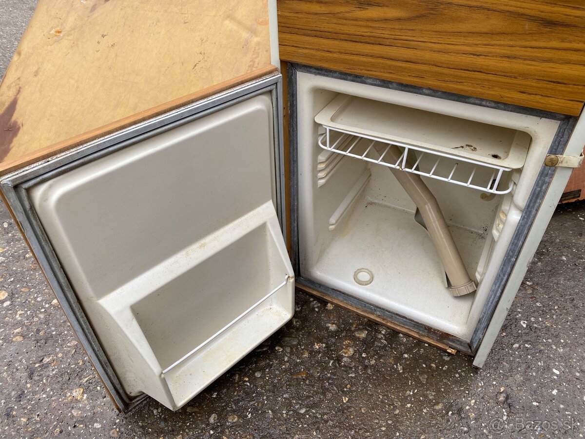 Volkswagen t2a originál westfalia interiér - 7