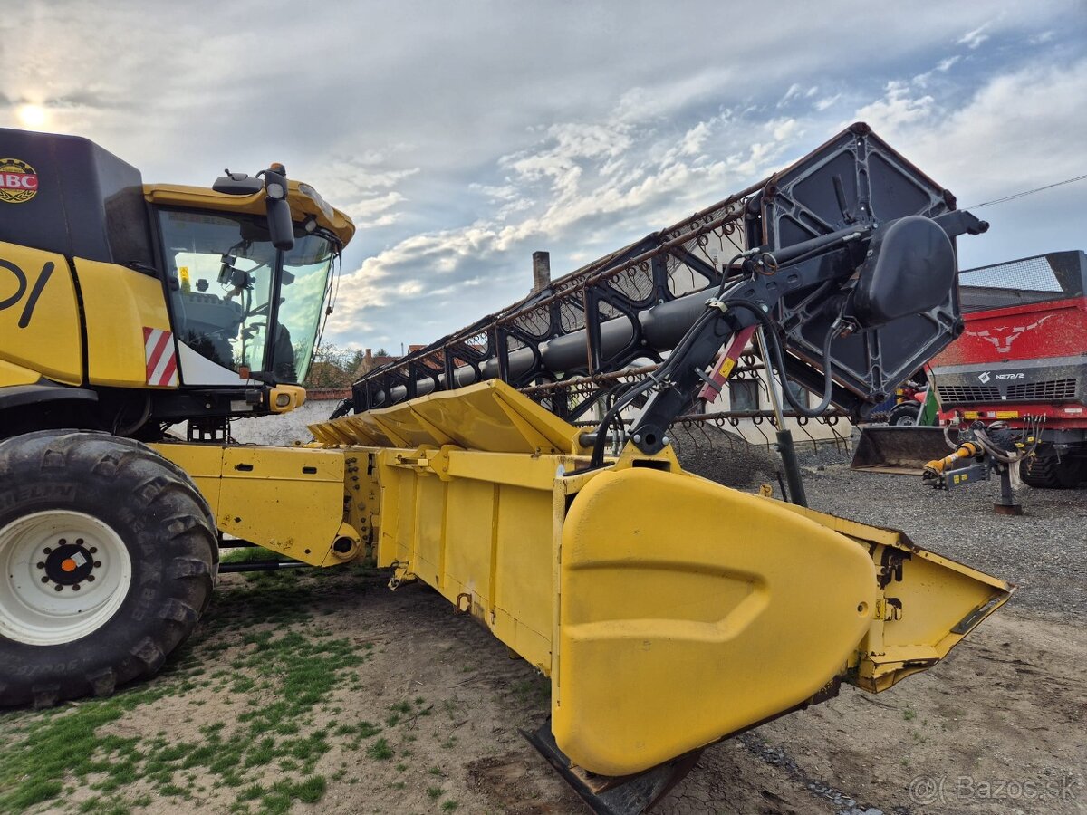 Kombajn New Holland CR9080 - 7