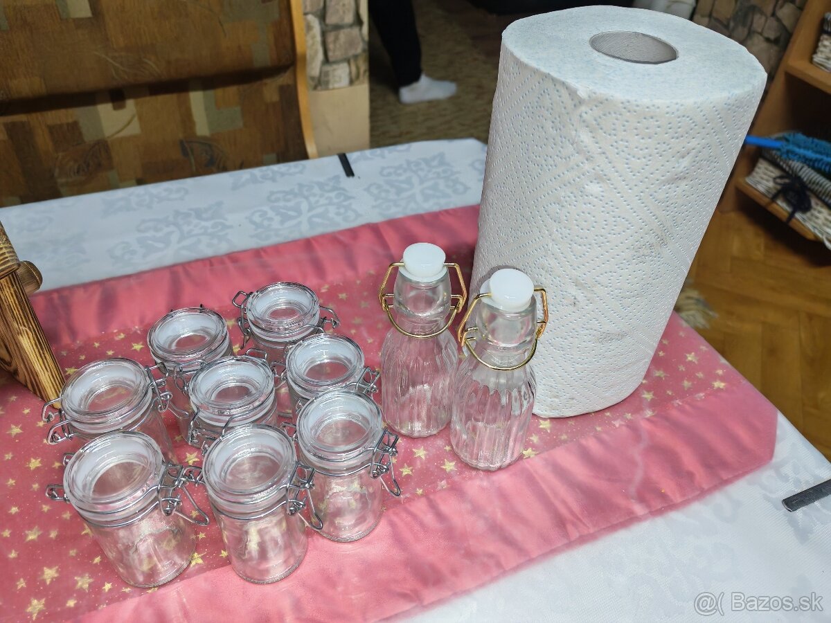 Polička s koreničkami - 7