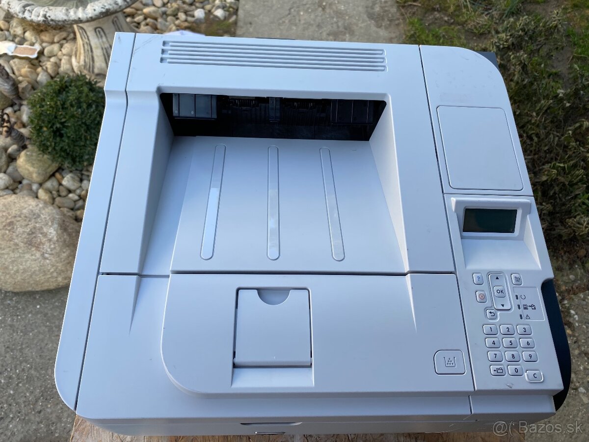 2x HP LaserJet P3015 stav náplne čierna 70% a 80% - 7