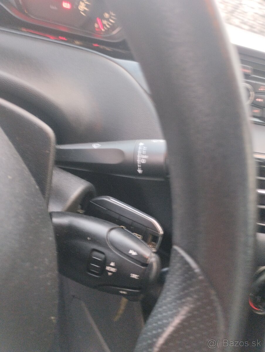 Peugeot 208 1.0vtiAccess - 7