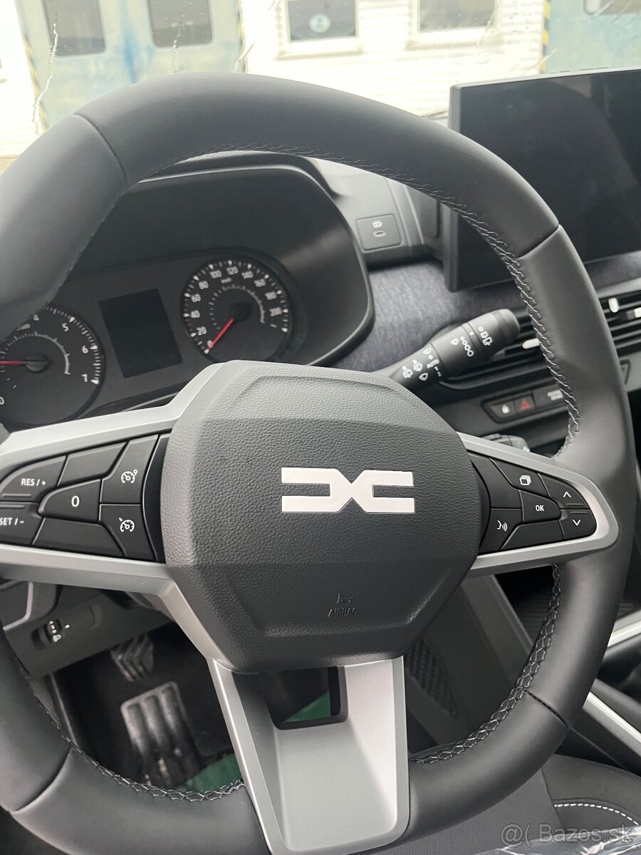 NOVÁ DACIA JOGGER TCE 110 5 miest - 7