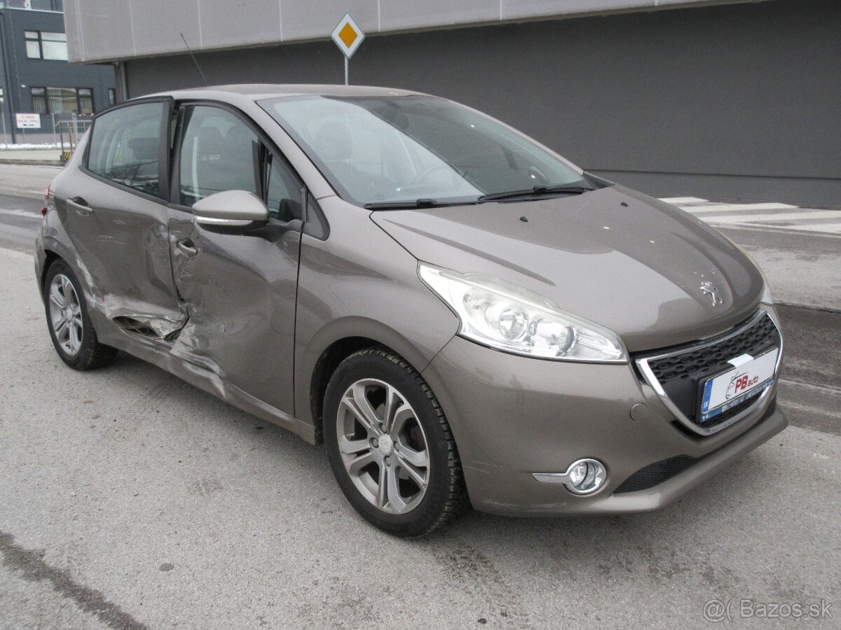 Peugeot 208 1,2 - 7