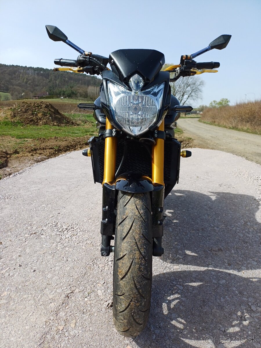Yamaha FZ8 - 7