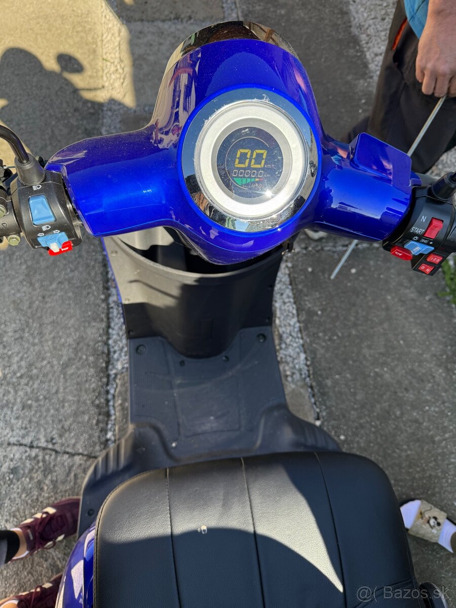 Predaj elektr. skútru ZTECH - ZT15F - 7