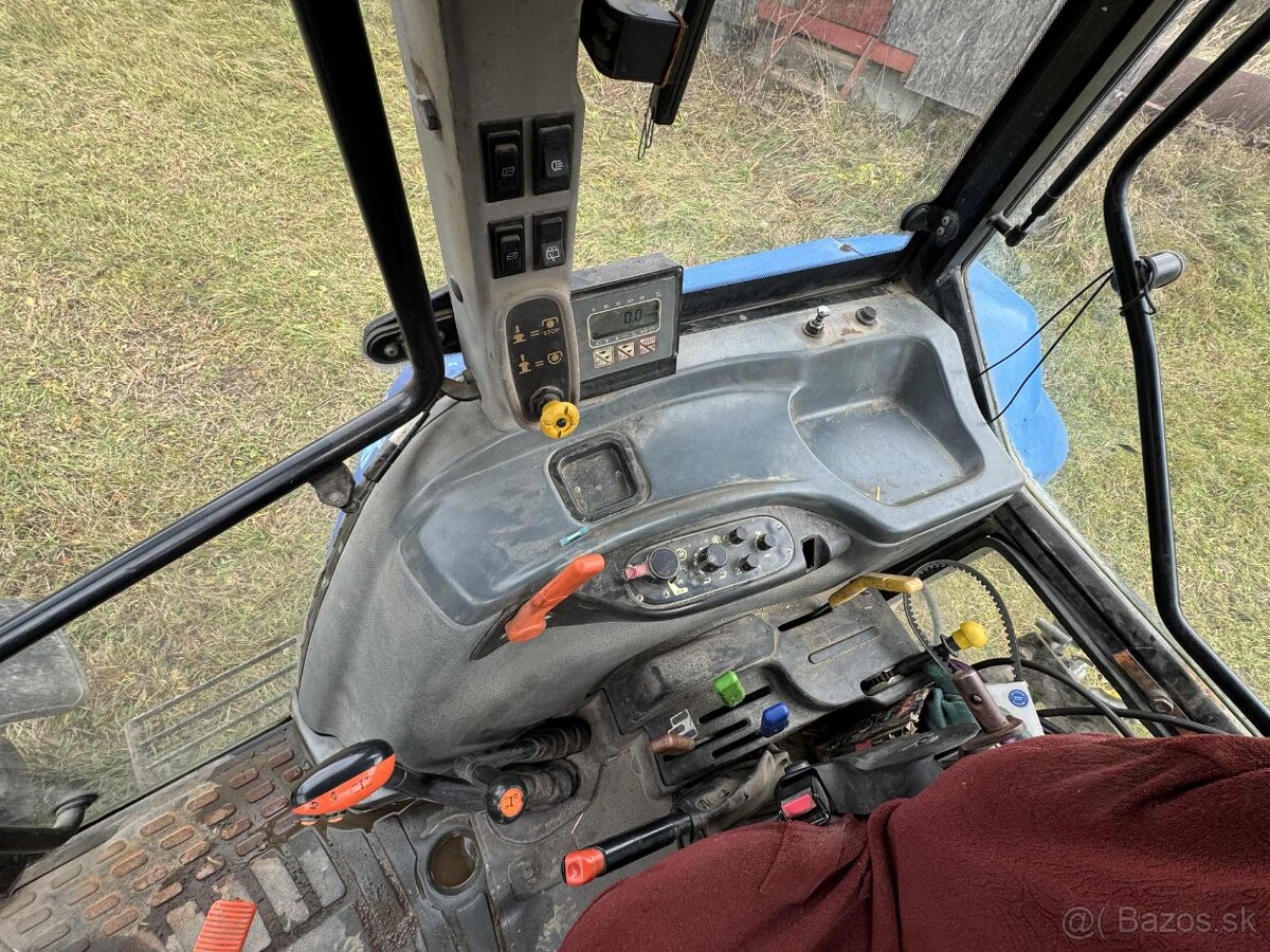Predám traktor New Holland TL 100, 70kw, 2004 - 7