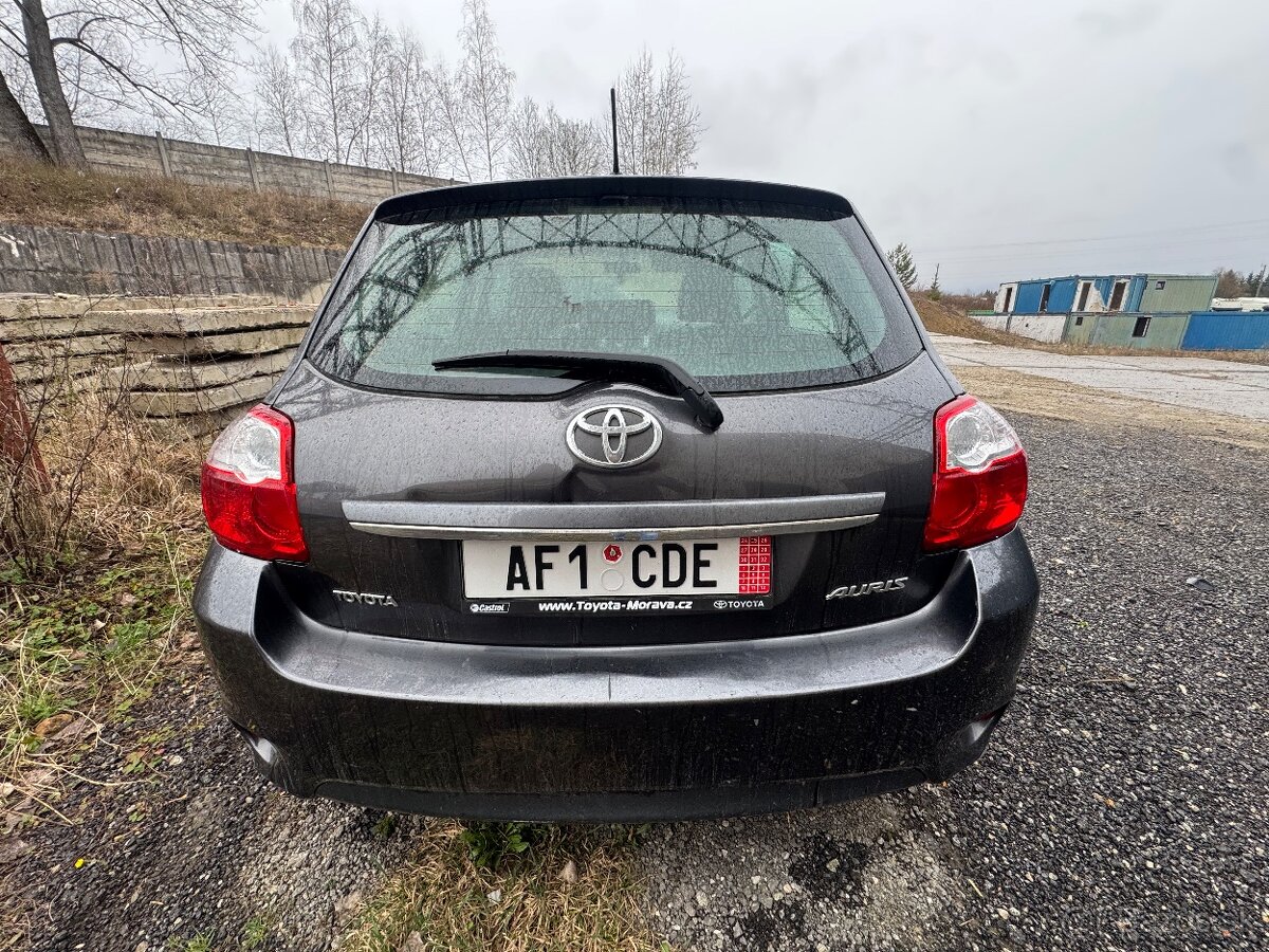 Toyota auris 2010 - 7