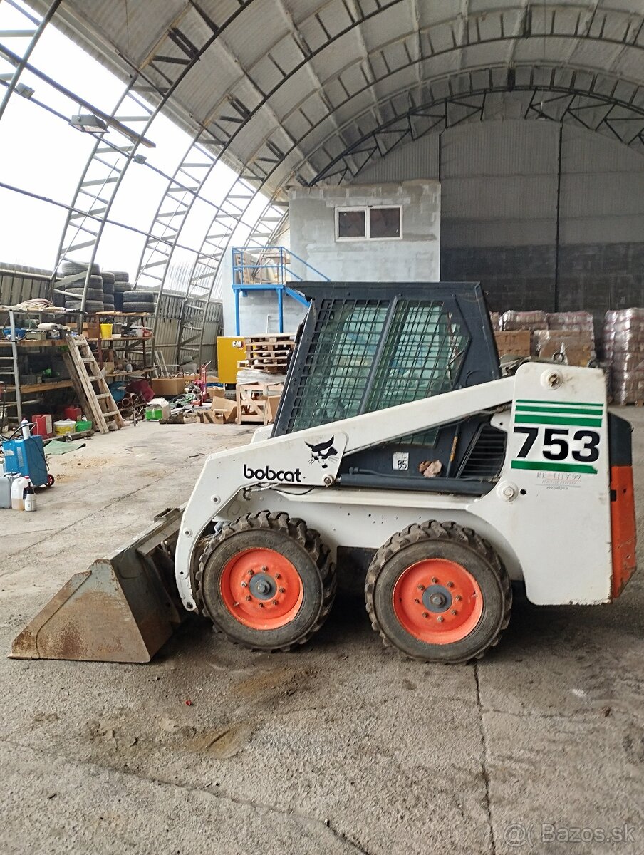 Smykom riadený nakladač Bobcat 753 - 7