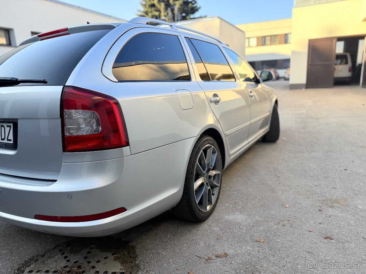 Škoda Octavia combi RS 147 KW benzín DSG 6 r.2012 - 7