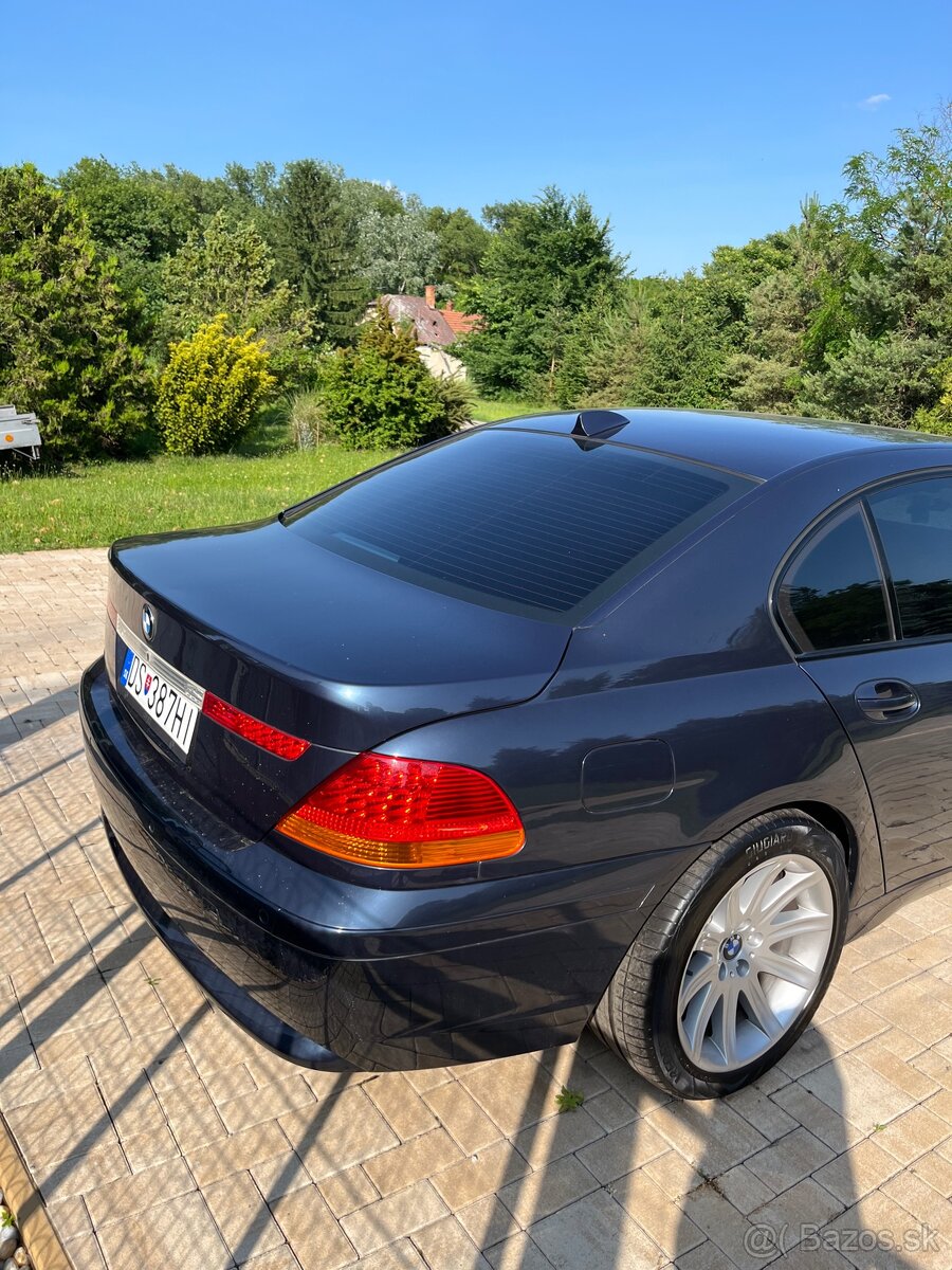 BMW 760i - 7