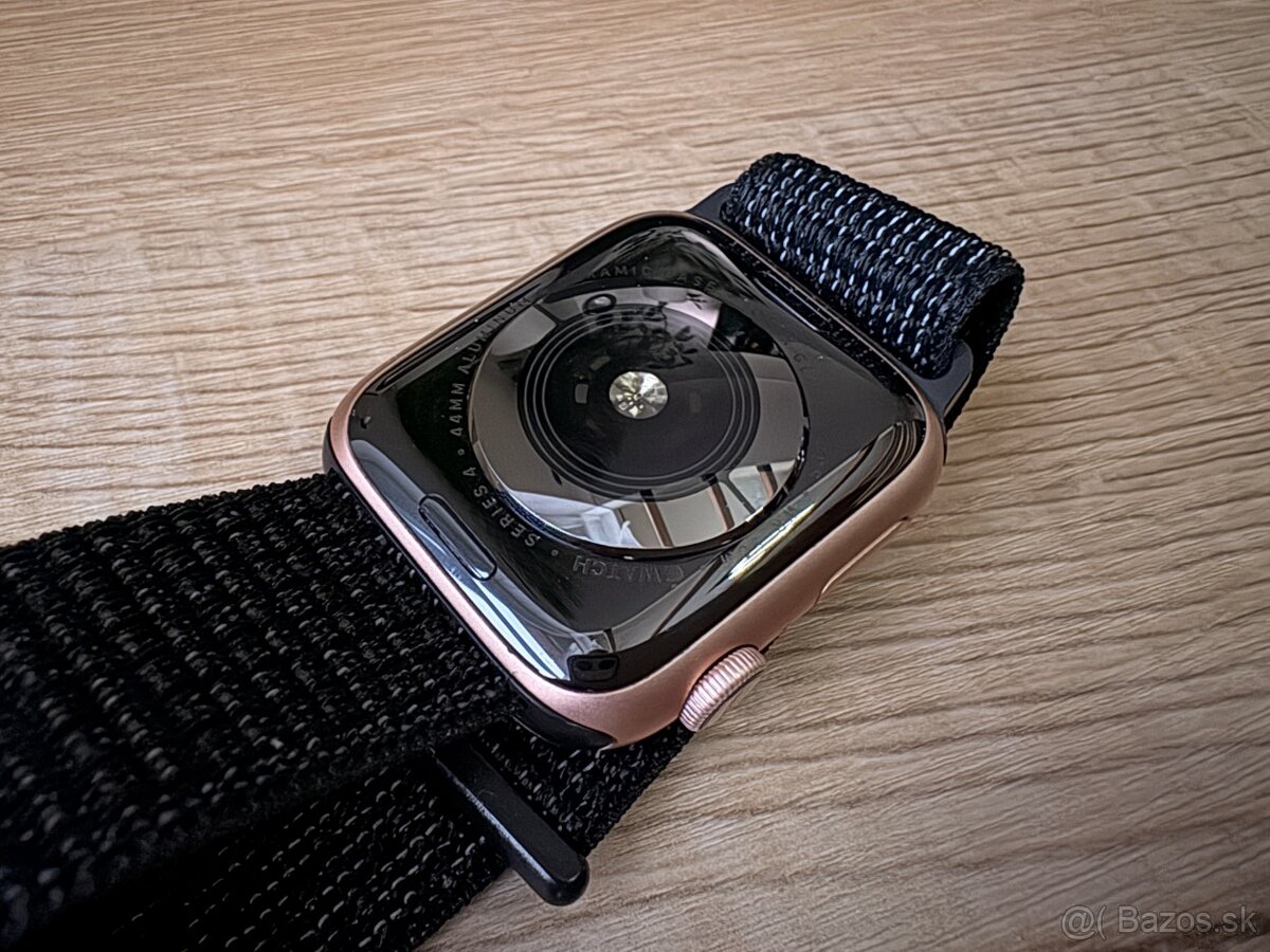 Apple Watch 4, Gold Aluminium, 44mm - 7