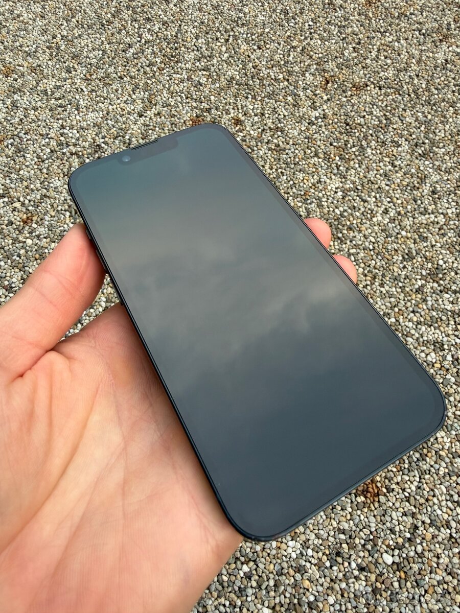 IPhone 14 - baterie 100% - 7