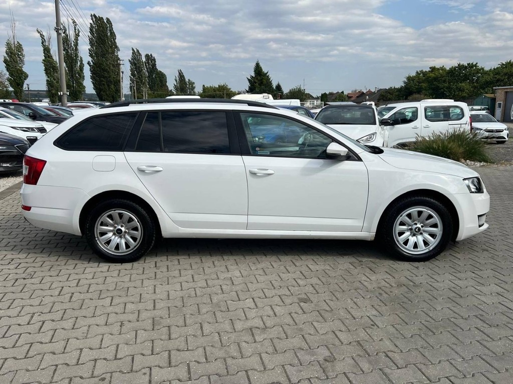 Škoda Octavia Combi 1.6 TDI Ambition - 7
