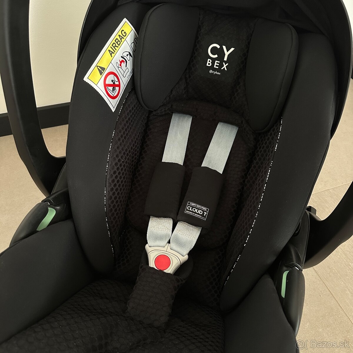 CYBEX Cloud T i-Size Urban Mobility Black - 7