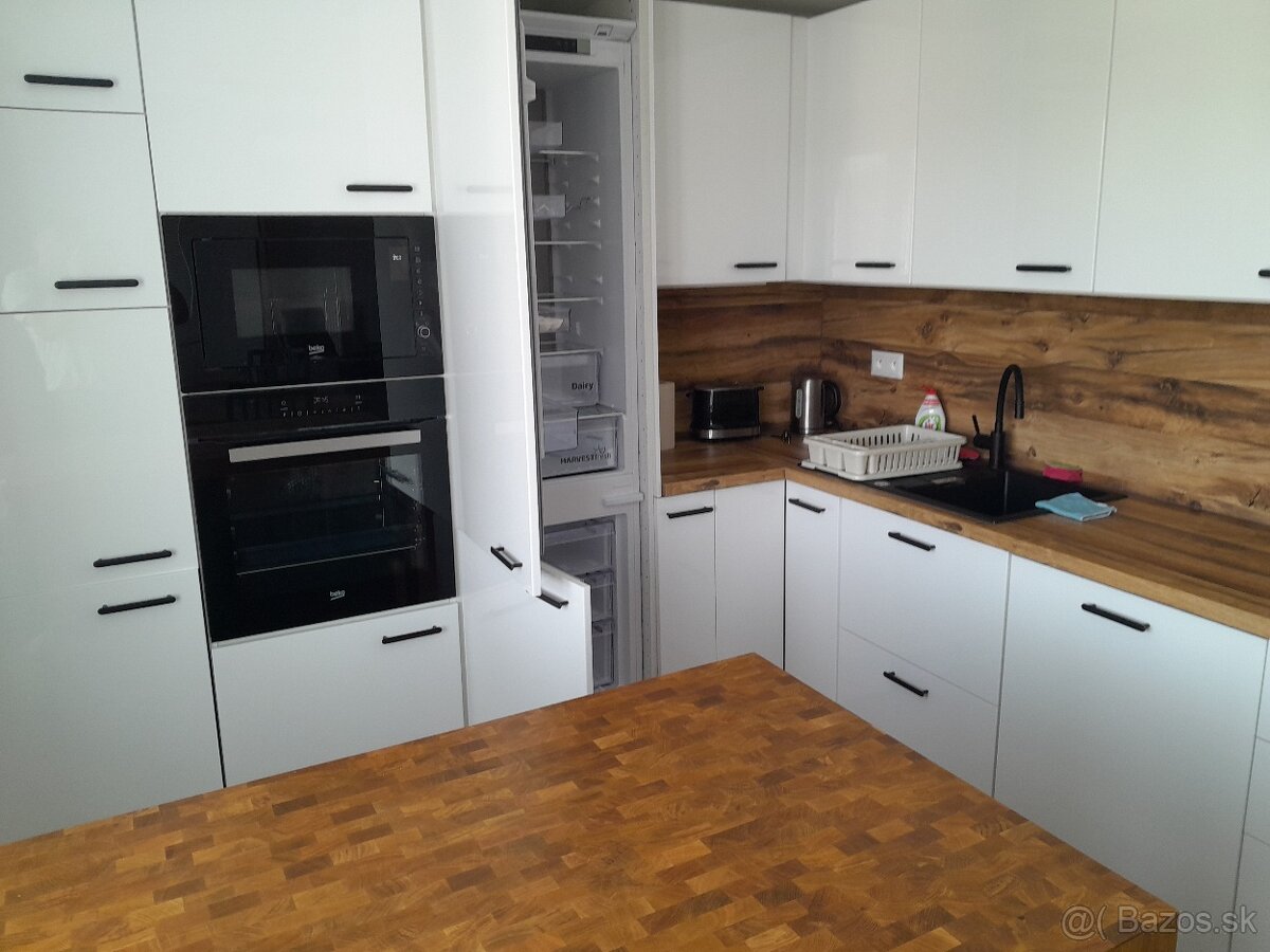 Veĺký 2i byt s loggiou centrum Bytča - 7