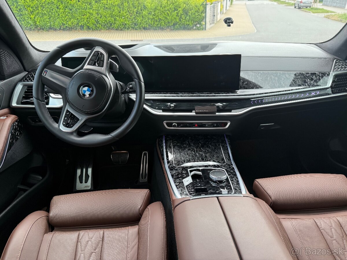 BMW X7 - 7