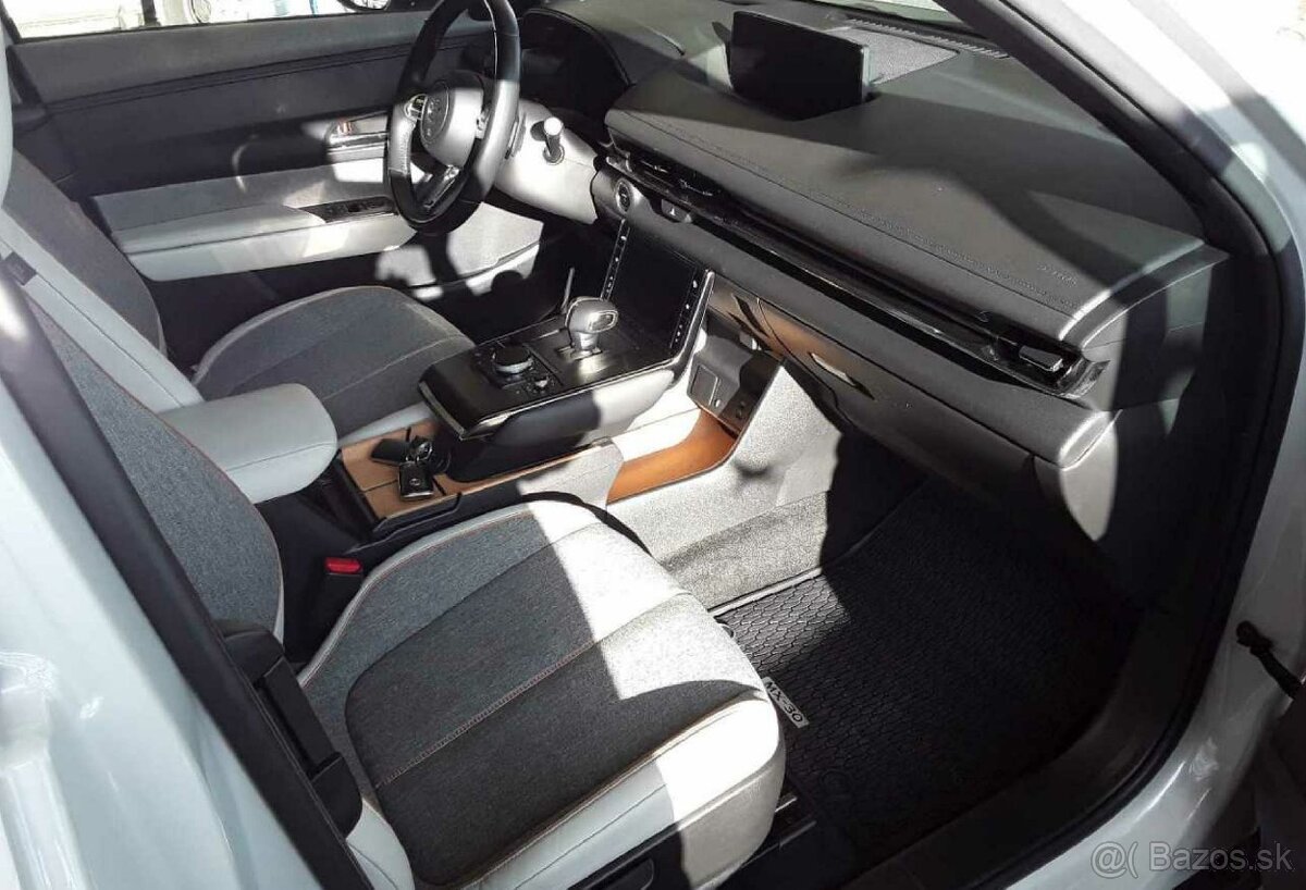 Mazda MX-30 elektro, r.v. 11/2020, 53tis km - 7