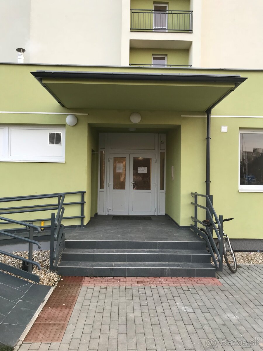 Prenajmem byt v Michalovciach - 7