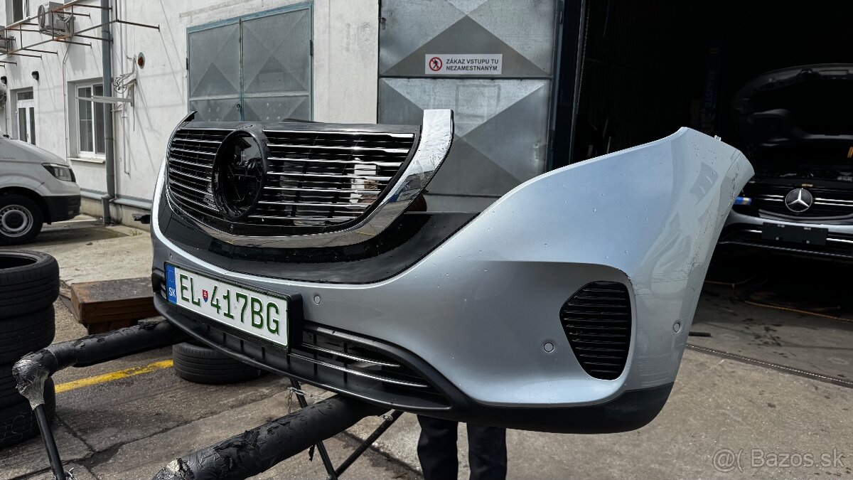 Mercedes EQC predný nárazník maska - 7