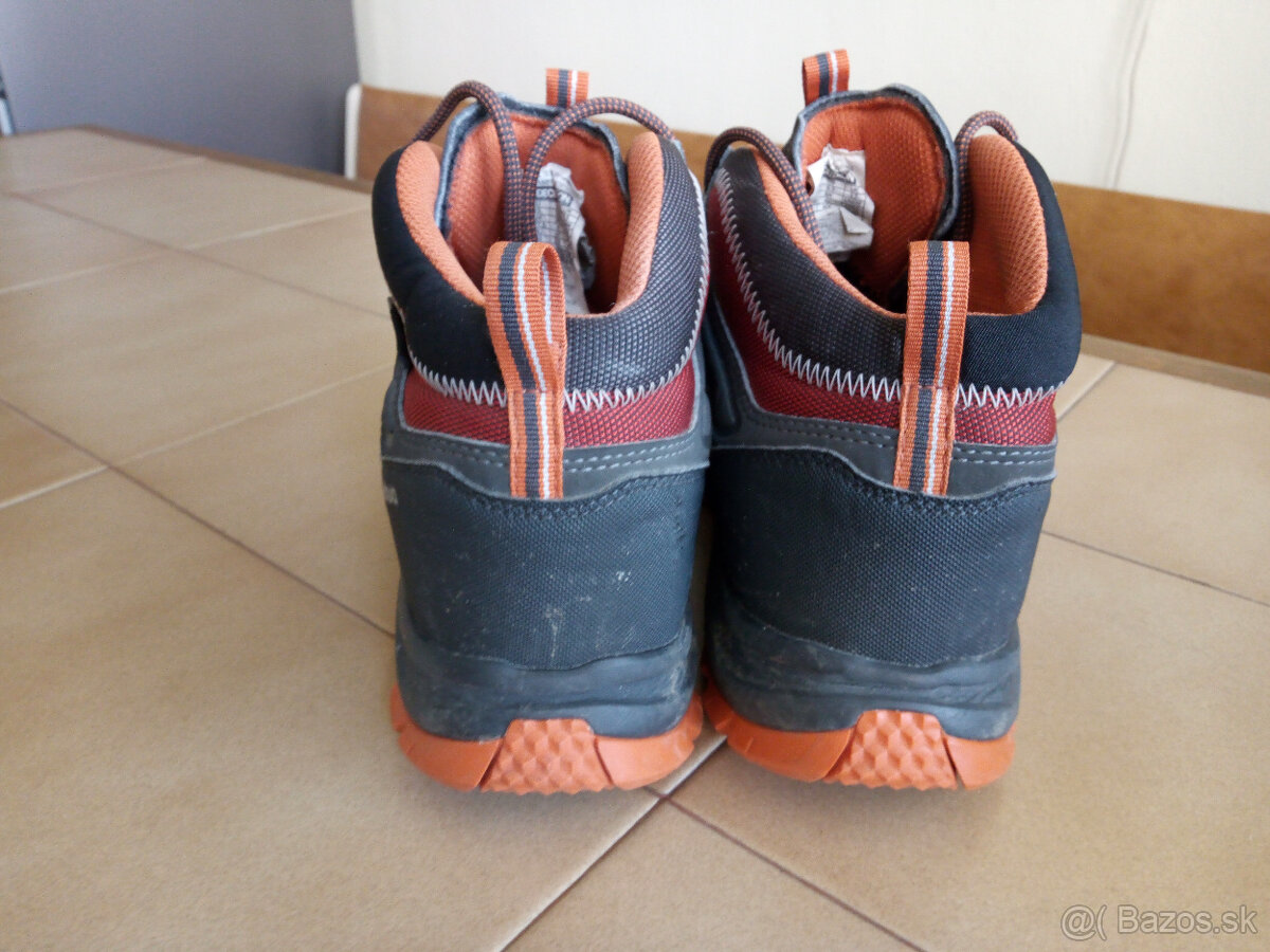 Panska trekingova vodeodolna obuv QUECHUA. - 7