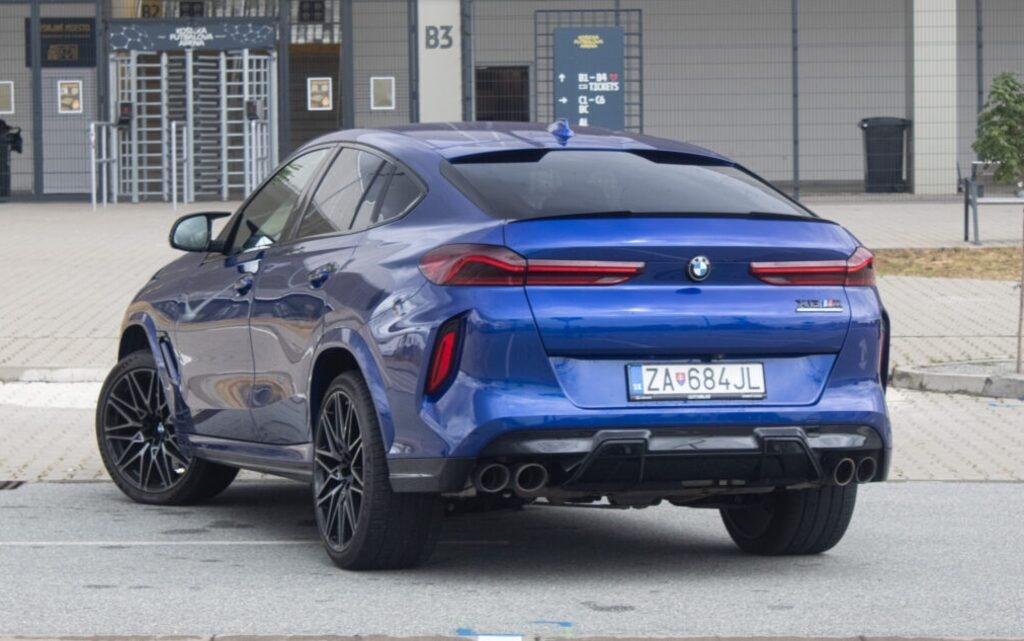 BMW X6 M Competition z roku 2021 - 7