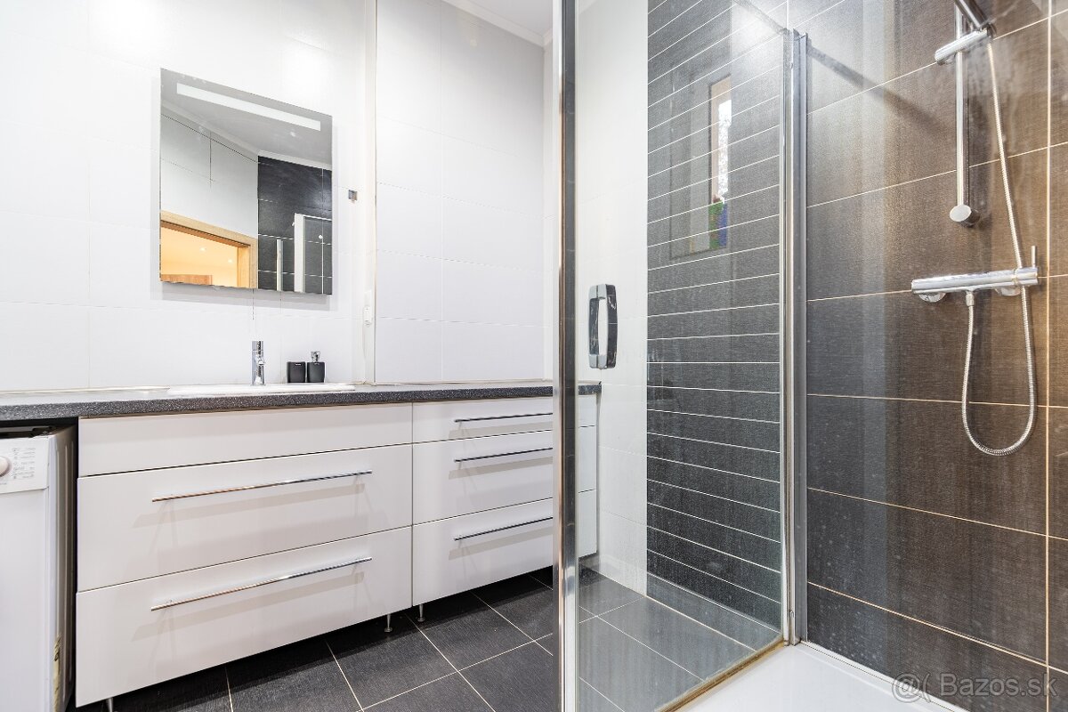 Priestranný 2-izbový byt po kompletnej rekonštrukcii v centr - 7