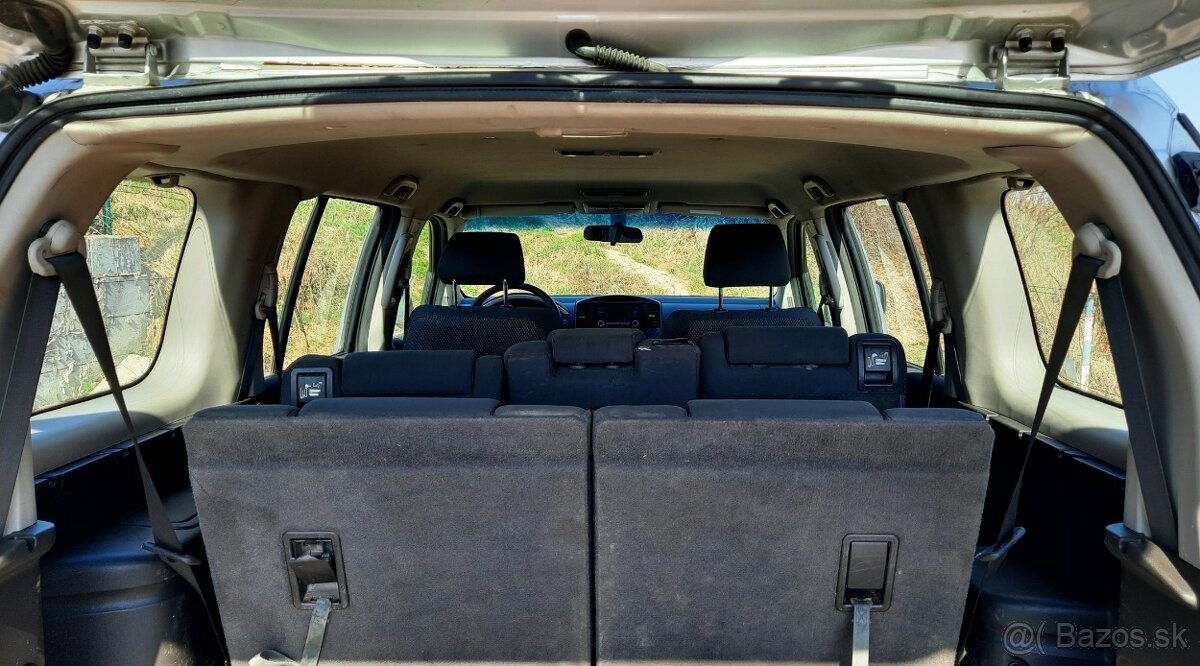 Predám Nissan Pathfinder 2.5 dCi SE (7-miestne) - 7