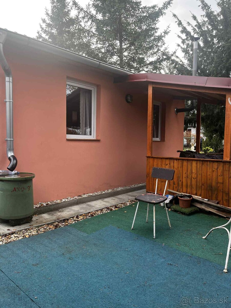 PREDAJ - CHATKA nad priehradou Lipovina - 7