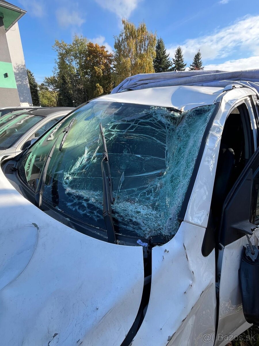 Predám Toyota RAV4 - 7