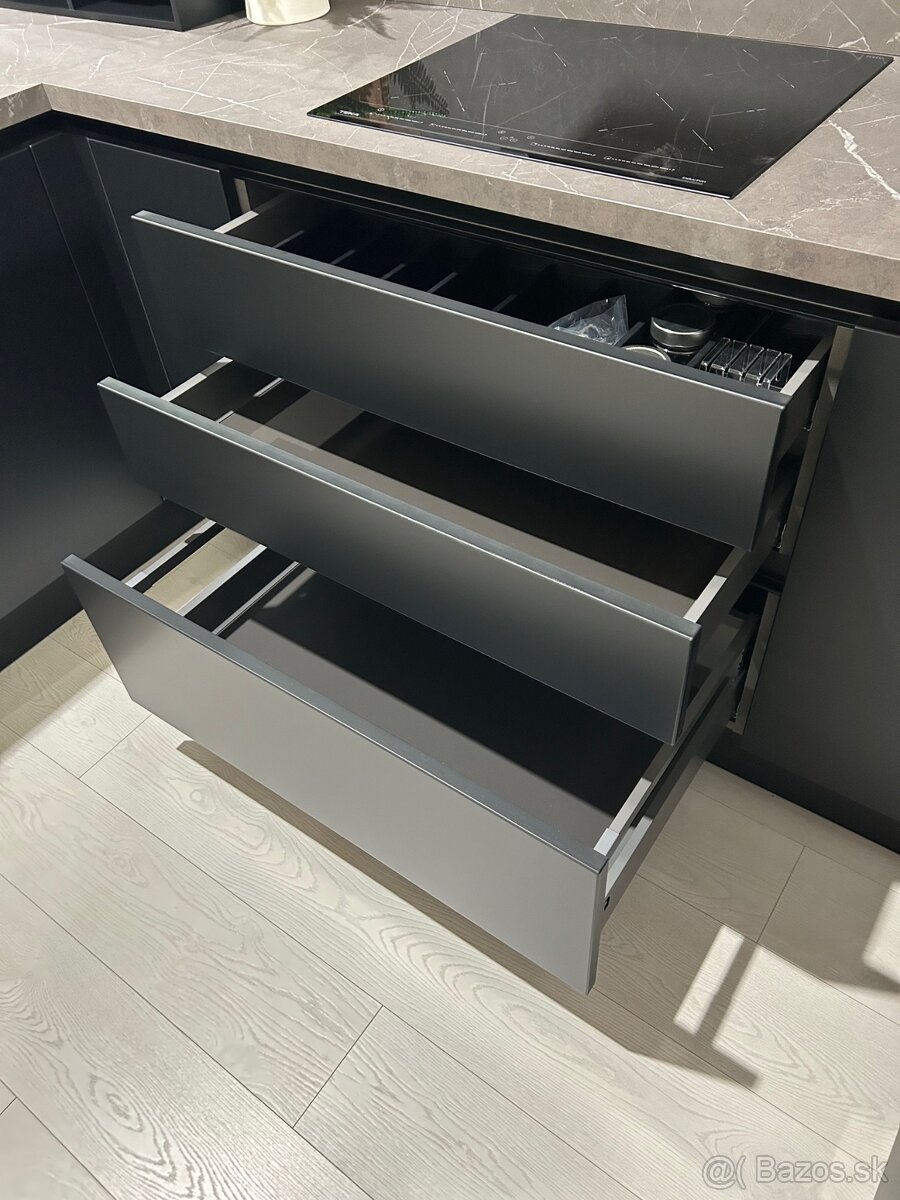 Moderná kuchynská linka GAIA - 7