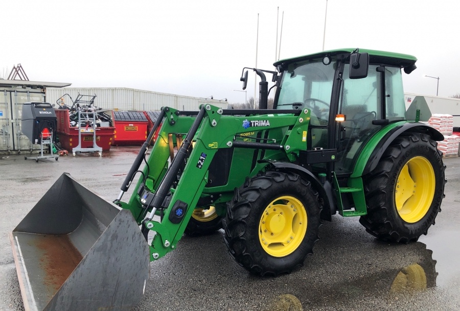 Čelný nakladač trima NOVÝ John deere - 7