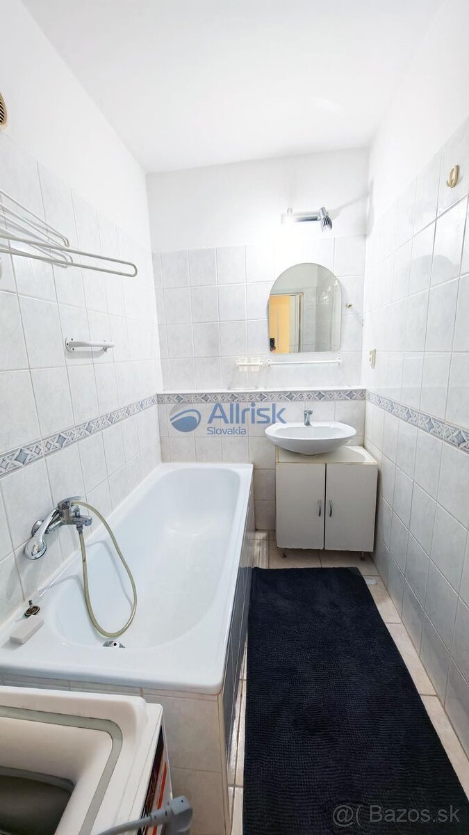 REZERVOVANÉ Na predaj priestranný 3-izbový byt 90 m² v Šali - 7