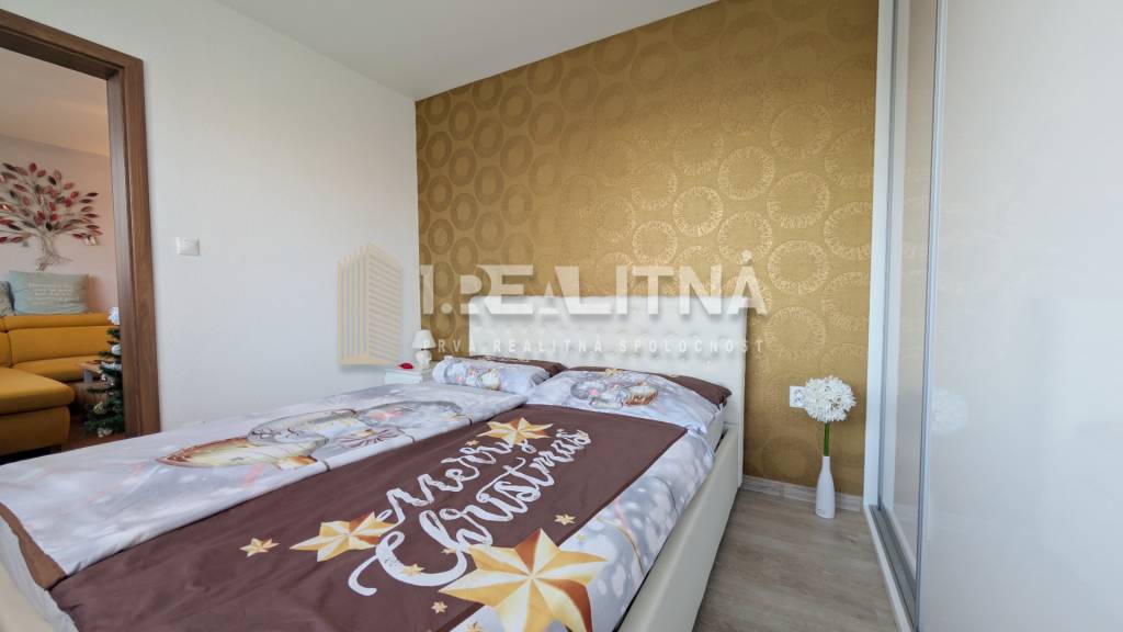 ŠTÝLOVÝ 3,5-IZBOVÝ BYT S NÁBYTKOM NA MIERU, A. HLINKU, ZVOLE - 7