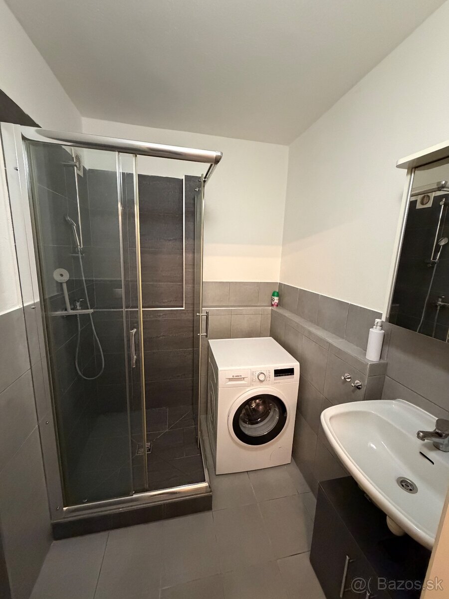 Garsonka s balkonom + pivnica - 7