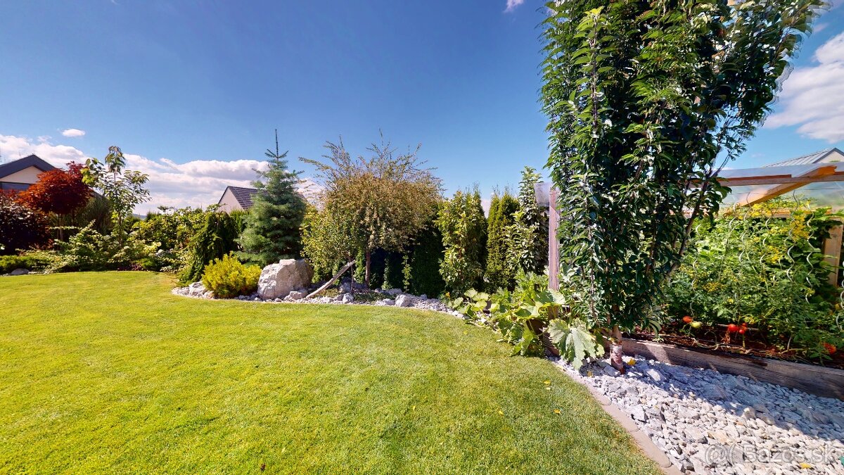 NADŠTANDARDNÝ RODINNÝ DOM - 7