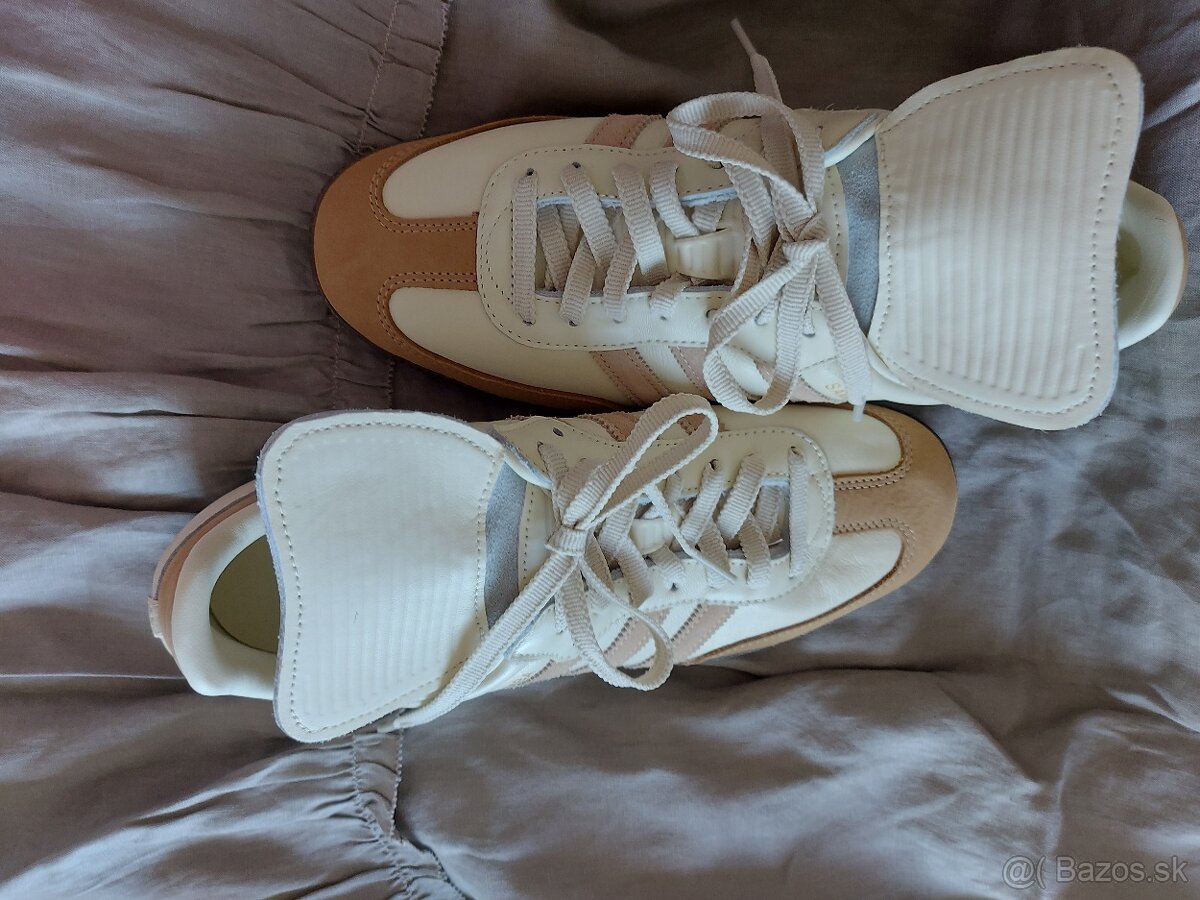 Kultové tenisky č.42 - 7