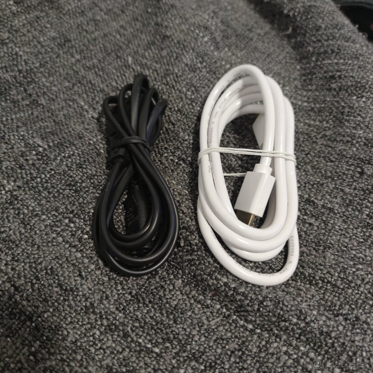 Xbox One S 1TB + 2x ovládač + 3x hra - 7