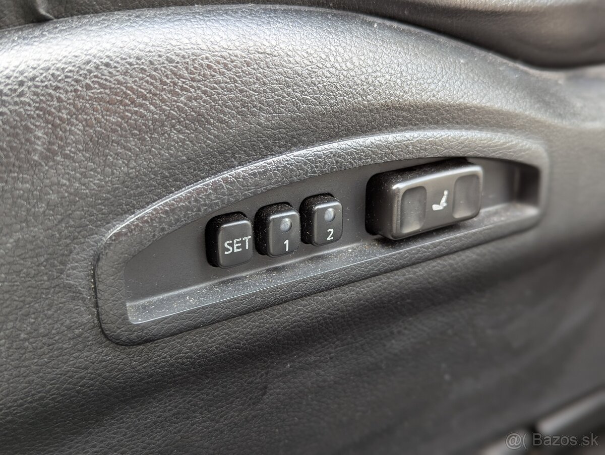 SUV Infiniti / 314 koní, automat, V8 / - 7