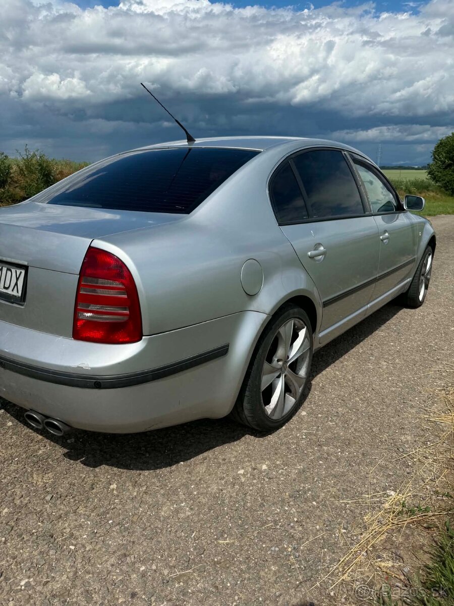 Škoda Superb 1 - 7