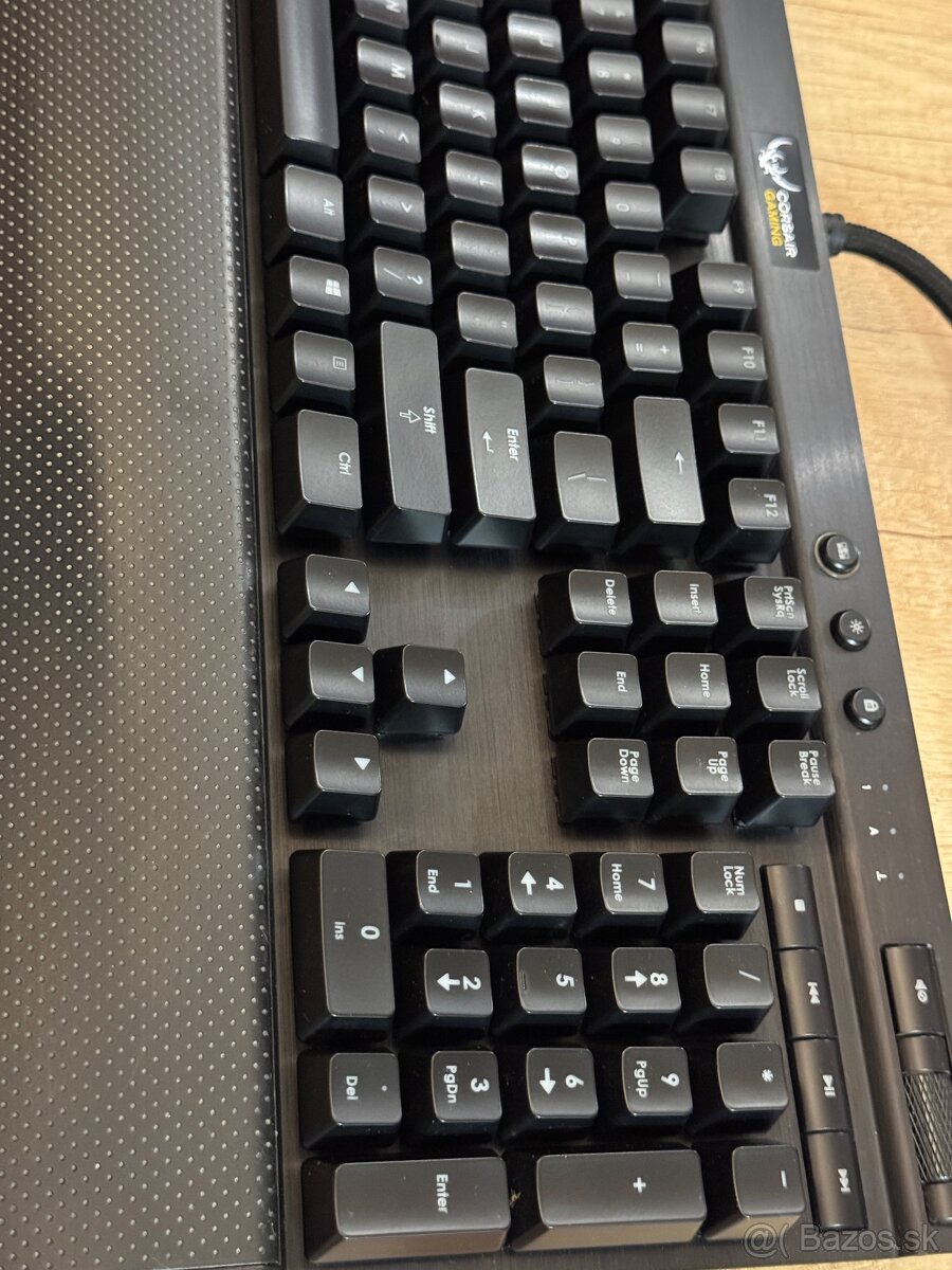 Herná mechanická klávesnica Corsair Vengeance K70 - 7